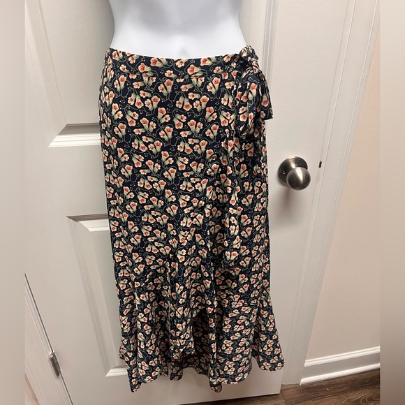 Max Studio Floral Wrap Skirt  Hi Lo Medium - Picture 1 of 9